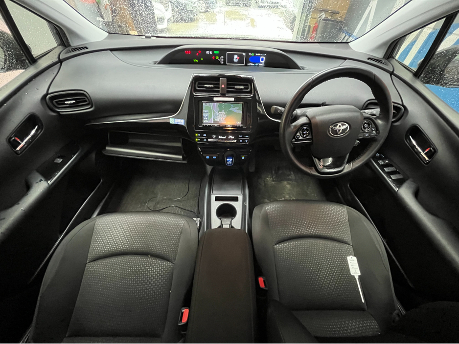 2022 Toyota Prius - image 16