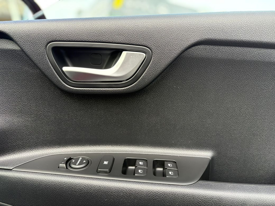 2023 Kia Stonic - image 9