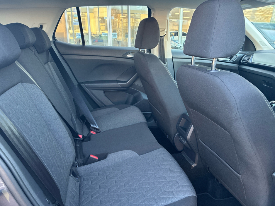 2025 Volkswagen T-Cross - image 10