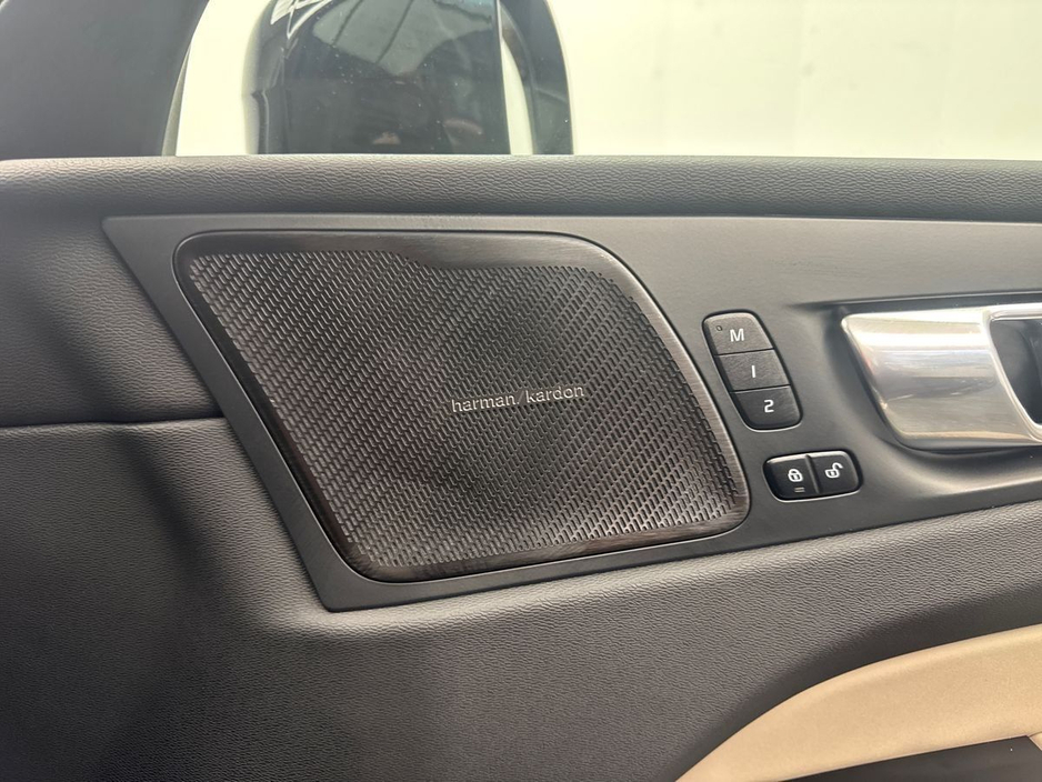 2026 Volvo XC60 T6 PLUS BRIGHT *TOWBAR AND SIDESTEPS* €160 PER WEEK ON PCP €76,995