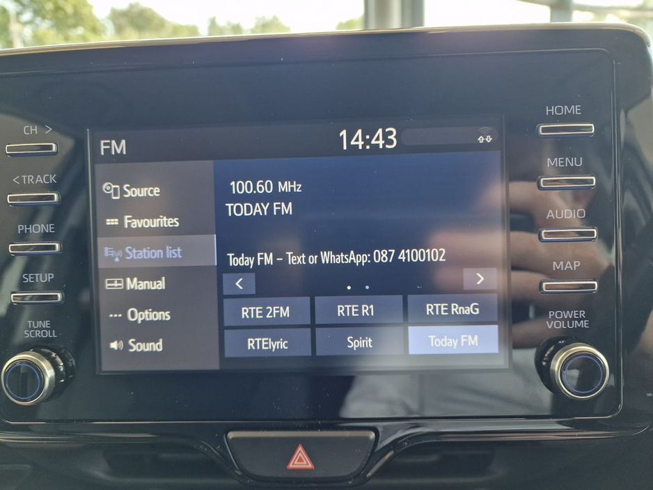 2022 Toyota Yaris Hybrid Luna Automatic €18,950