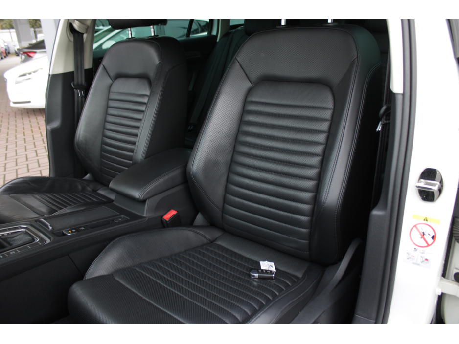 2019 Volkswagen Passat 2.0TDI 150BHP ALLTRACKEDITION 5DR ESTATE AUTOMATIC // STUNNING CAR WITH ONLY 108, 000 KMS // BUY WITH CONFIDENCE AA AND SIMI APPROVED DEALER 2025 // FINANCE ARRANGED // ALL TRADE INS WELCOME // €23,950