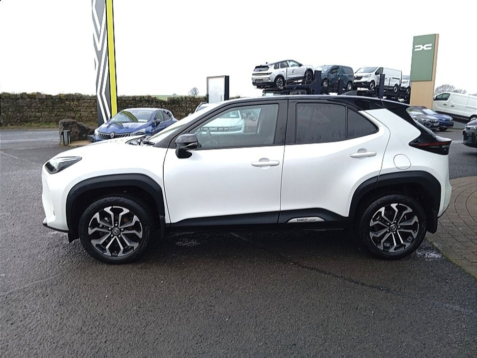 2024 Toyota Yaris Cross 1.5 Hybrid Luna Sport (Pearl white) €30,850