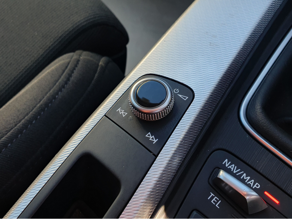 2016 Audi A4 - image 25