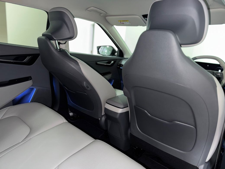 2025 Kia EV6 - image 6