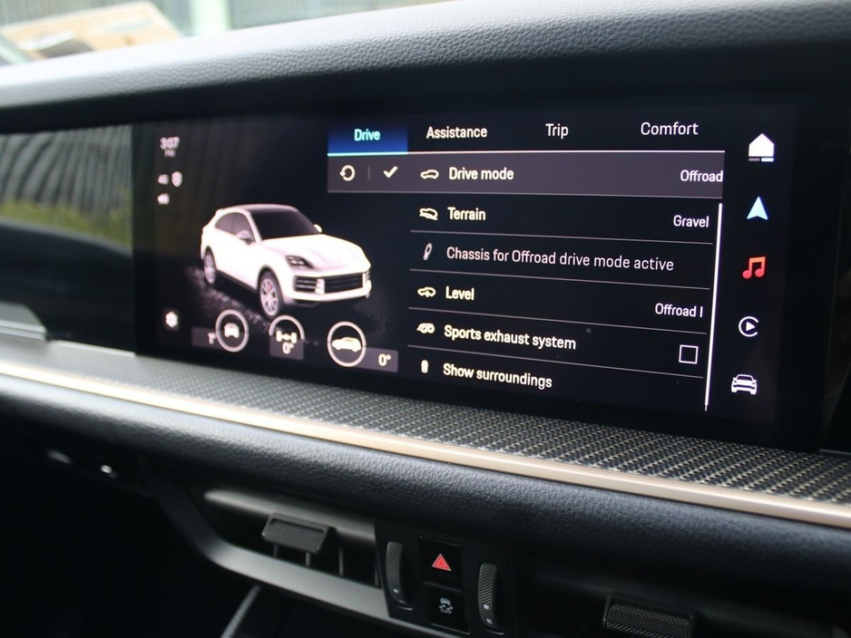 2024 Porsche Cayenne E-Hybrid Coupe €105,000