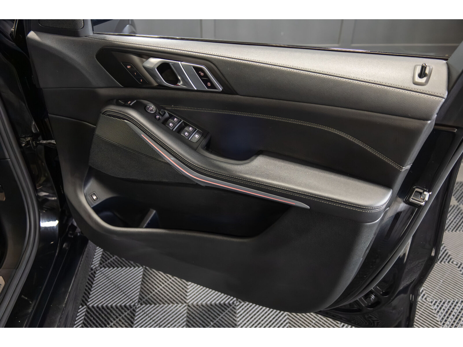 2022 BMW X5 xDrive45e M Sport €62,950