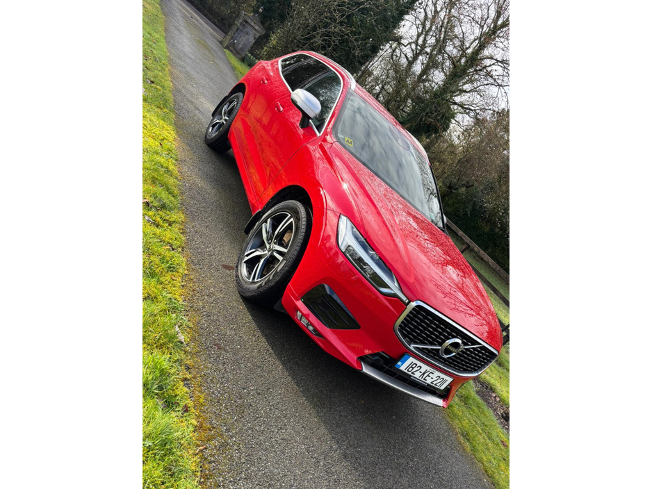2018 Volvo XC60 - image 13