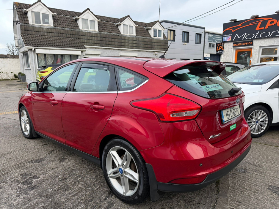 2015 Ford Focus - image 8