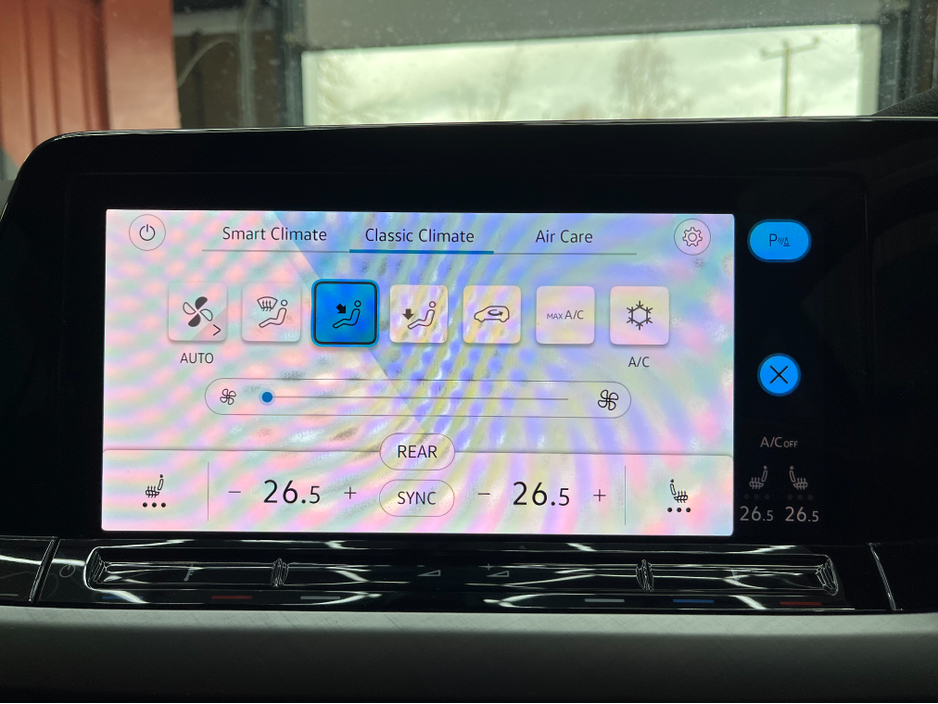 2024 Volkswagen Golf - image 19