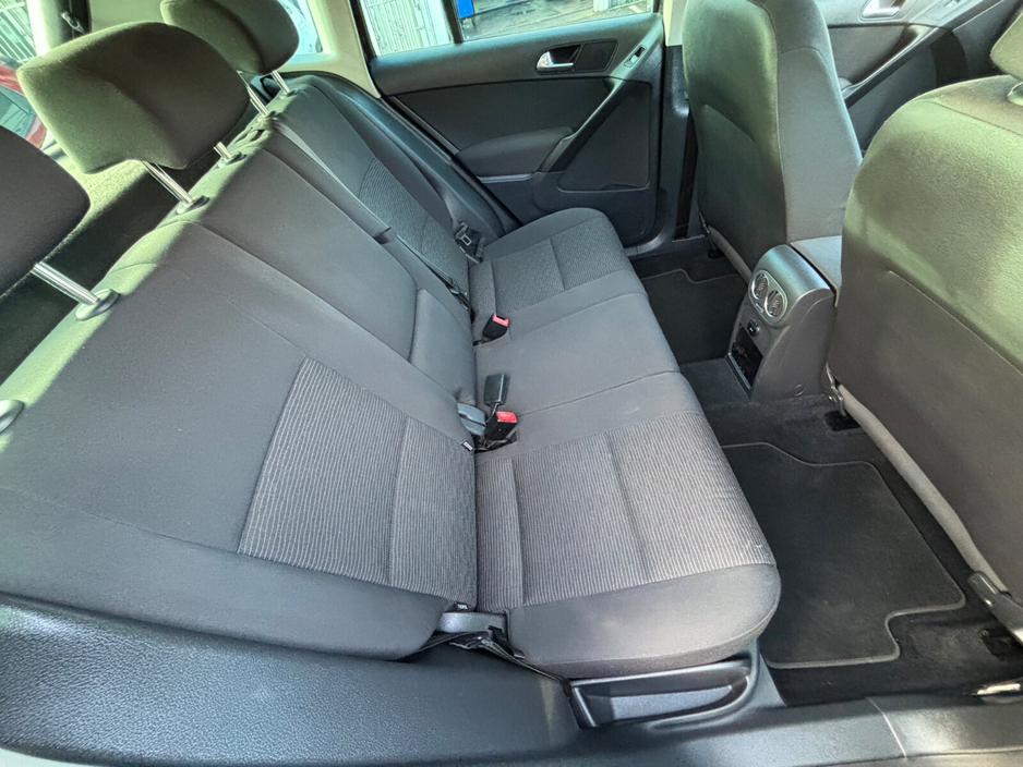 2014 Volkswagen Tiguan - image 20