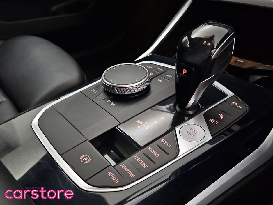 2020 BMW 3 Series - image 20