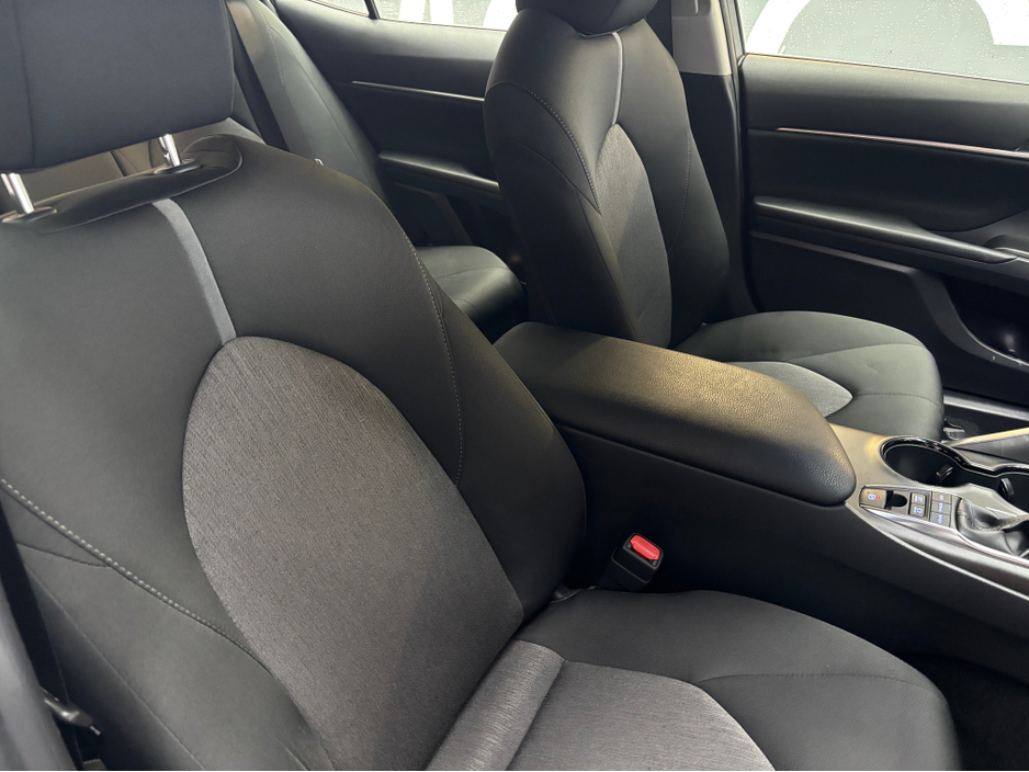 2022 Toyota Camry €29950 2022 Toyota Camry Hybrid Automatic - Reverse Camera - Cruise Control €29,950