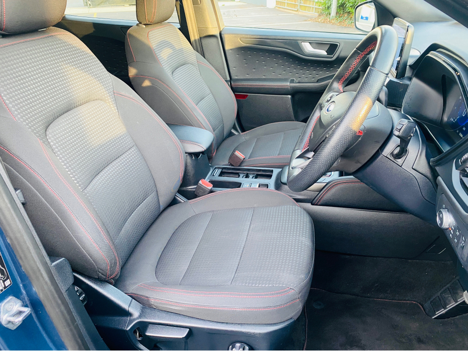 2021 Ford Kuga - image 13