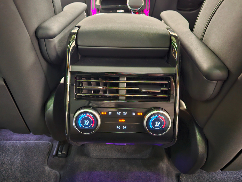 2024 Land Rover Range Rover Sport - image 17
