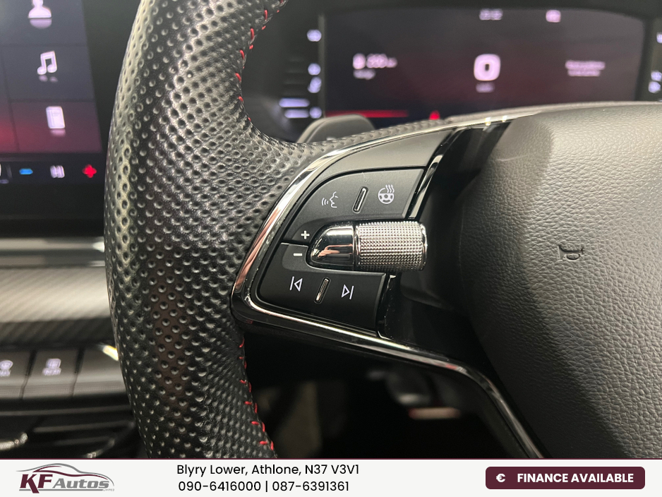 2023 Skoda Octavia - image 25