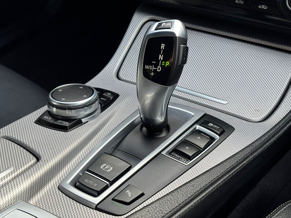 2016 BMW 5 Series - image 28