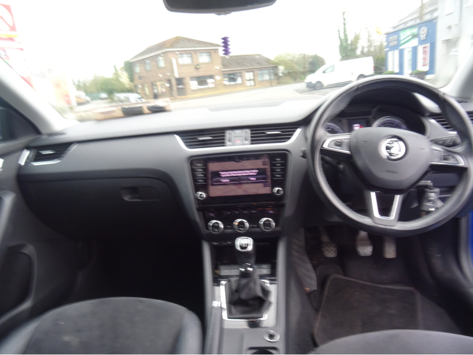 2017 Skoda Octavia - image 8