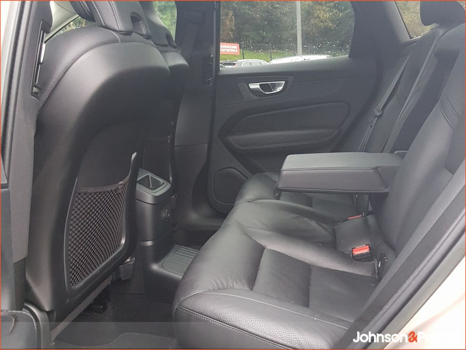 2023 Volvo XC60 - image 8