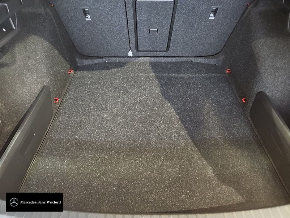 2021 Skoda Octavia - image 11