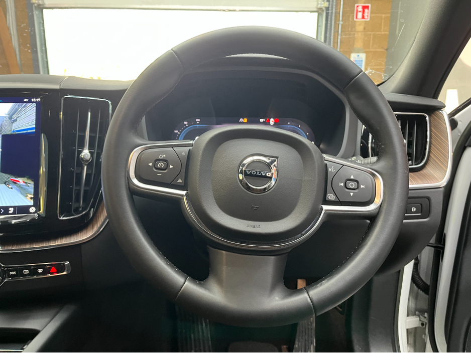 2022 Volvo XC60 €42950 2022 VOLVO XC60 RECHARGE PLUS T6 AWD PLUG-IN 2.0 AUTOMATIC / CRUISE CONTROL / 360° PARKING CAMERA / ELECTRIC MEMORY & HEATED SEATS / APPLE CARPLAY AND MORE €42,950