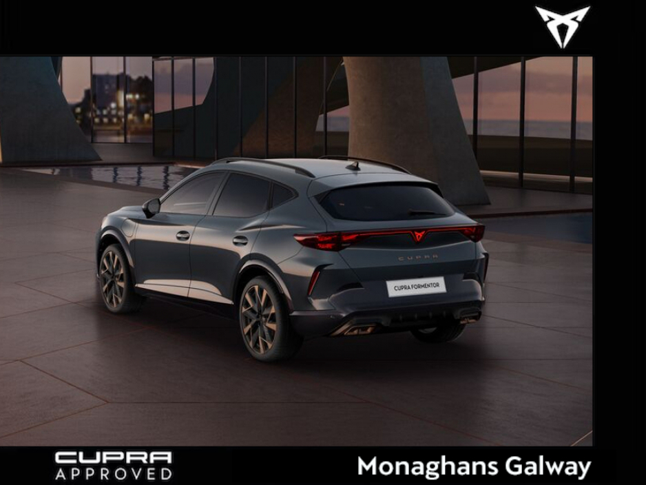 2026 Cupra Formentor *IN STOCK. READY FOR IMMEDIATE DELIVERY* V2 1.5 TSI eHYBRID 204hp (150 kW) AUTO in Fjord Blue with upgraded 19" machined sport black/copper wheels €50,338