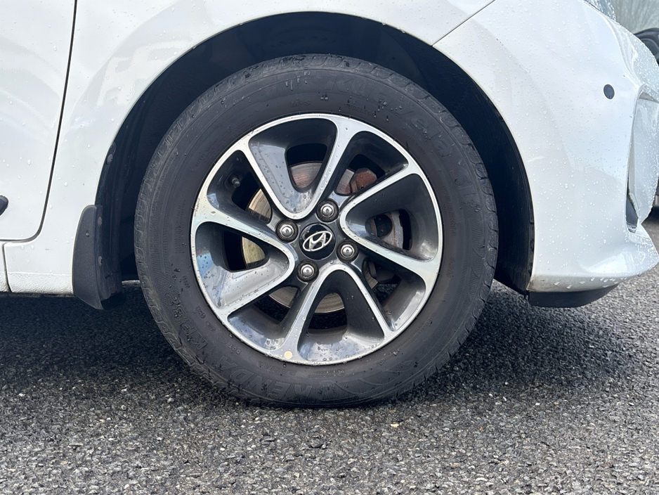 2019 Hyundai i10 - image 5