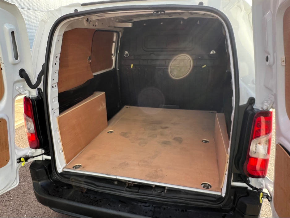 2021 Citroen Berlingo LX 1.5 BLUEHDI 75 S&S 650KG M €10,900