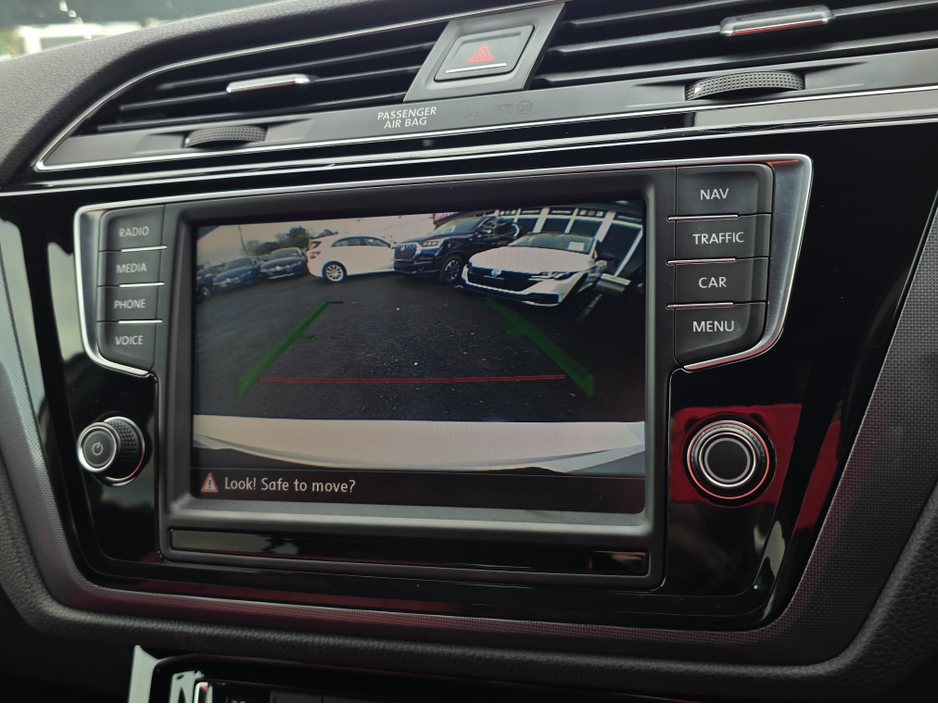 2017 Volkswagen Touran 1.4 R LINE EDITION LEATHER 7 SEATER CARPLAY ANDROID AUTO LARGE TOUCH SCREEN - SPECIALISING IN IMPORTS OF GERMAN AUTOMATIC HI SPEC €19,950