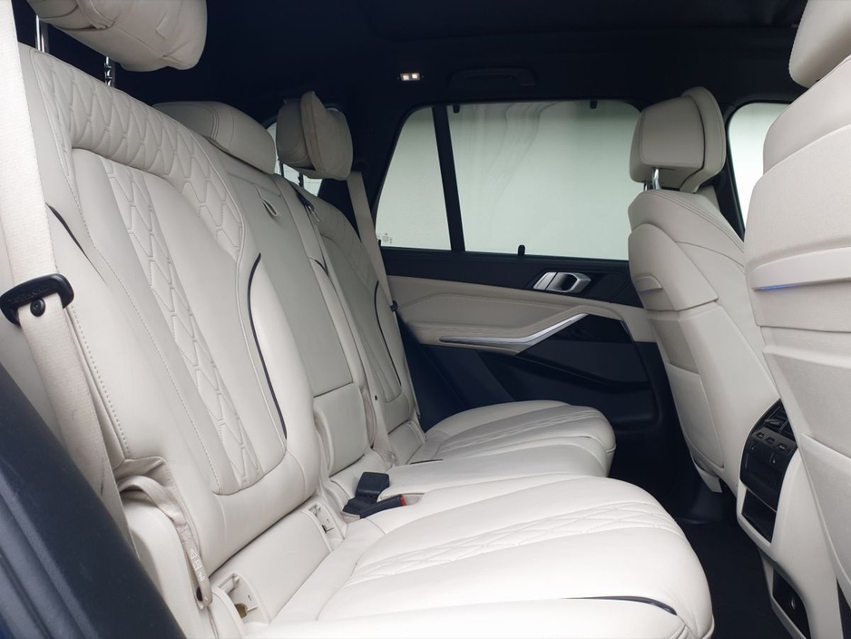 2019 BMW X5 - image 7