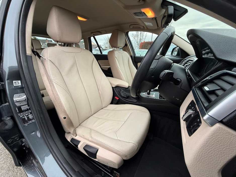 2016 BMW 3 Series - image 11