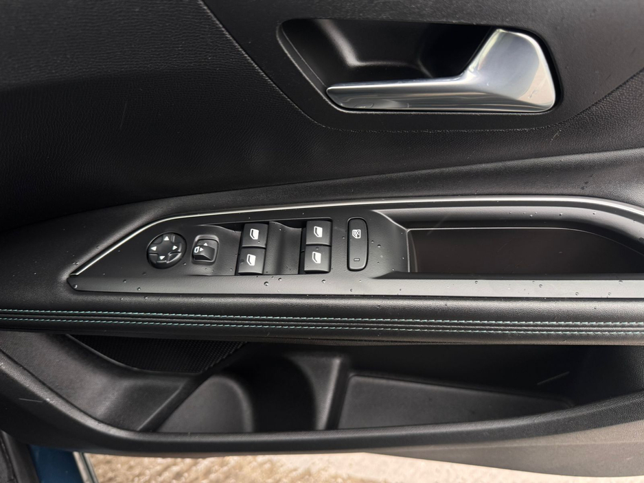 2022 Peugeot 3008 - image 30
