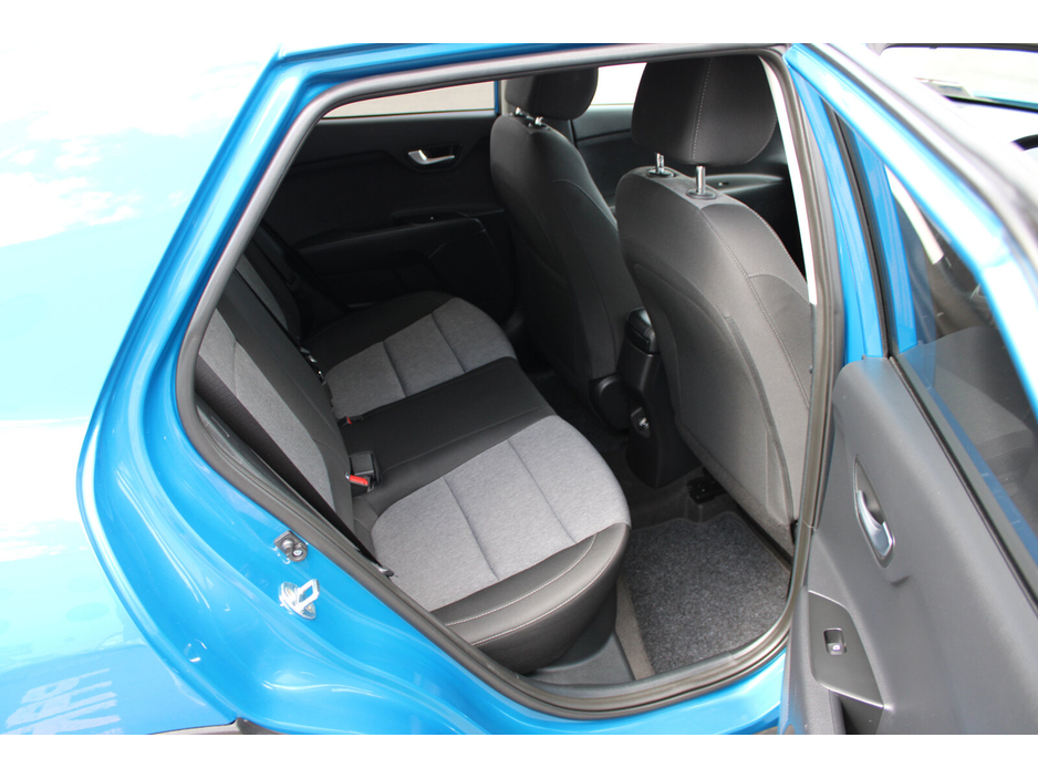 2023 Kia Stonic - image 11