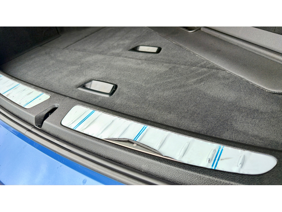 2017 BMW 3 Series - image 34