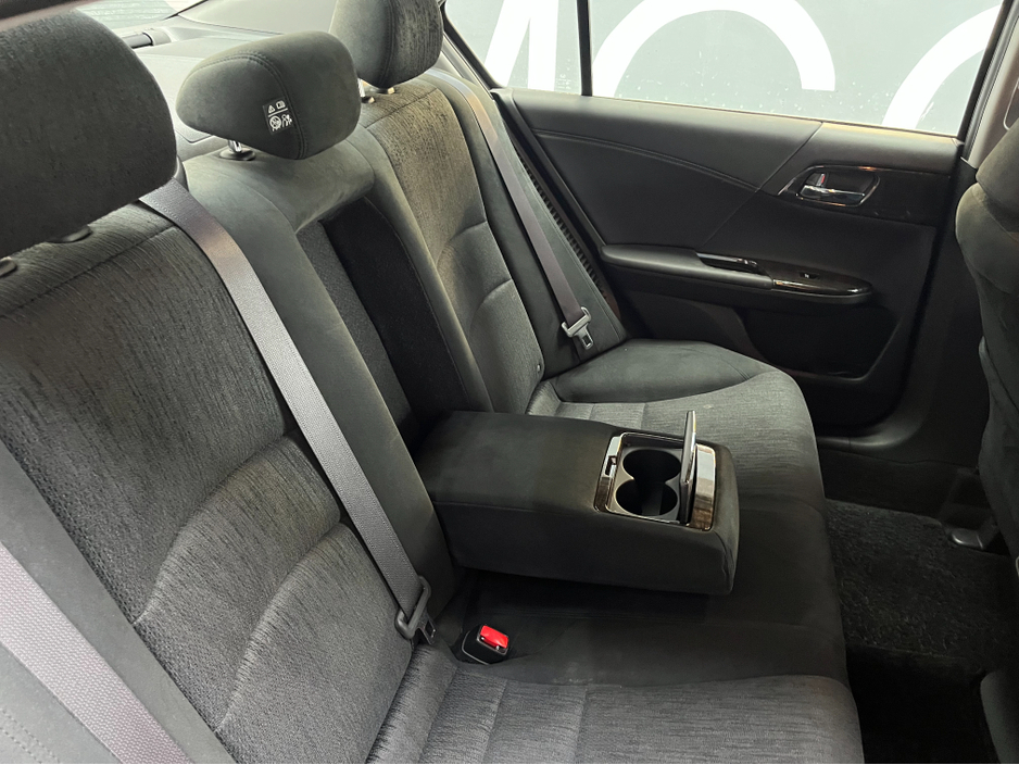 2016 Honda Accord - image 13