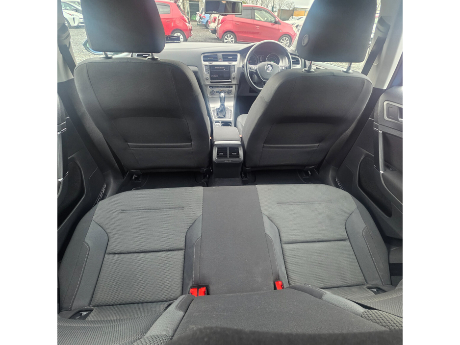 2015 Volkswagen Golf - image 14