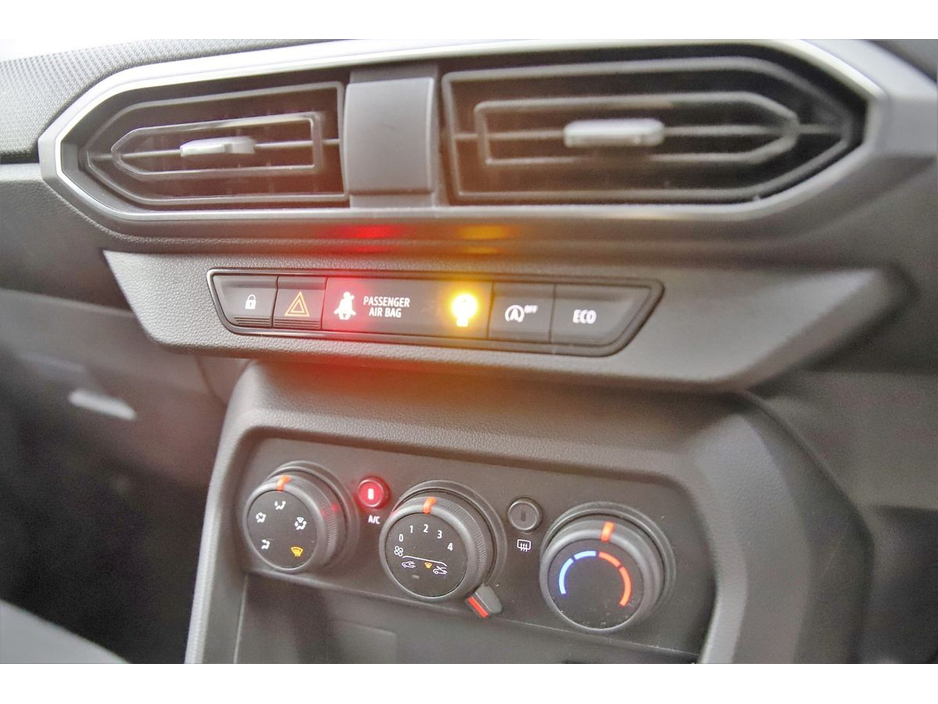 2023 Dacia Sandero - image 14