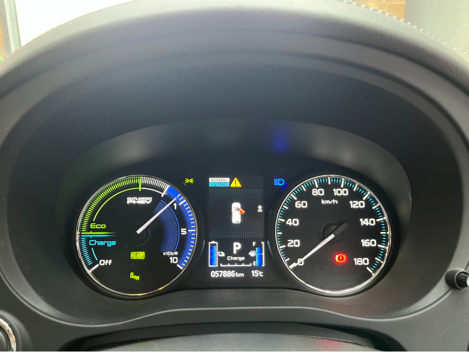 2019 Mitsubishi Outlander - image 25