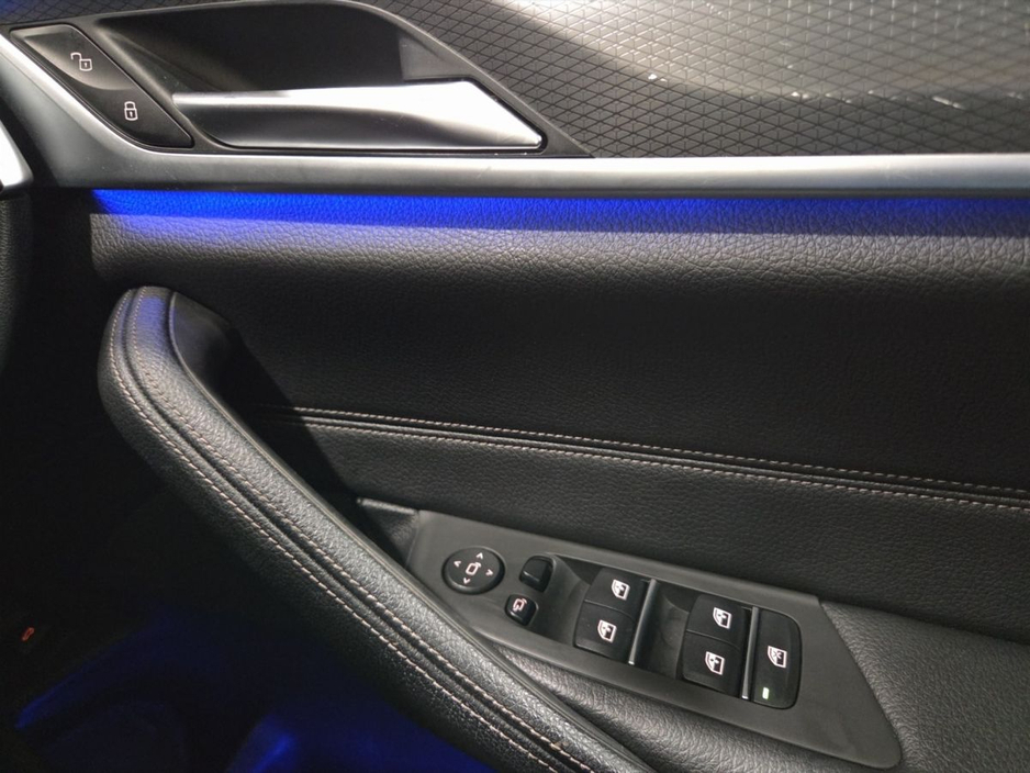 2023 BMW 5 Series - image 23