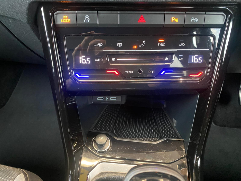 2023 Volkswagen T-Roc - image 17