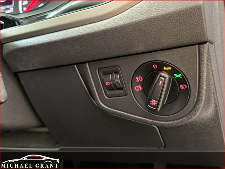 2018 Volkswagen Polo - image 28