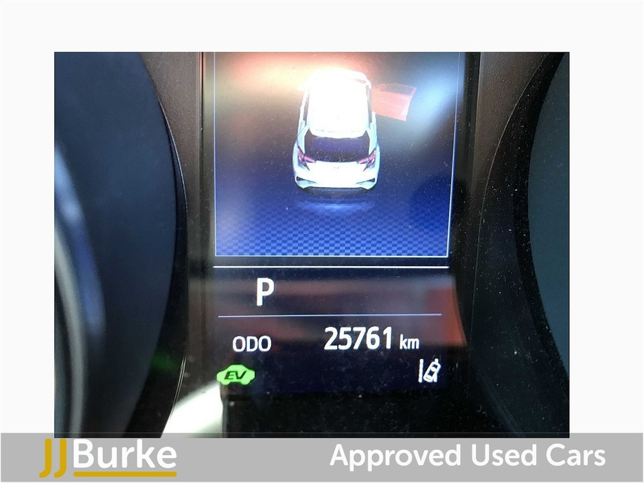 2023 Toyota C-HR - image 14