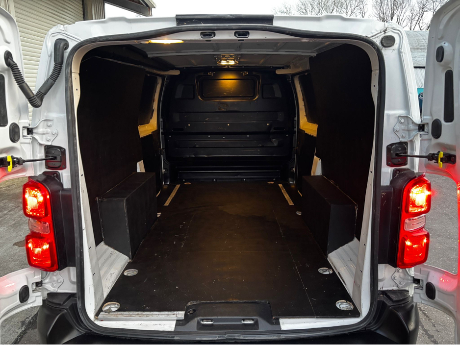 2024 Opel Vivaro - image 14