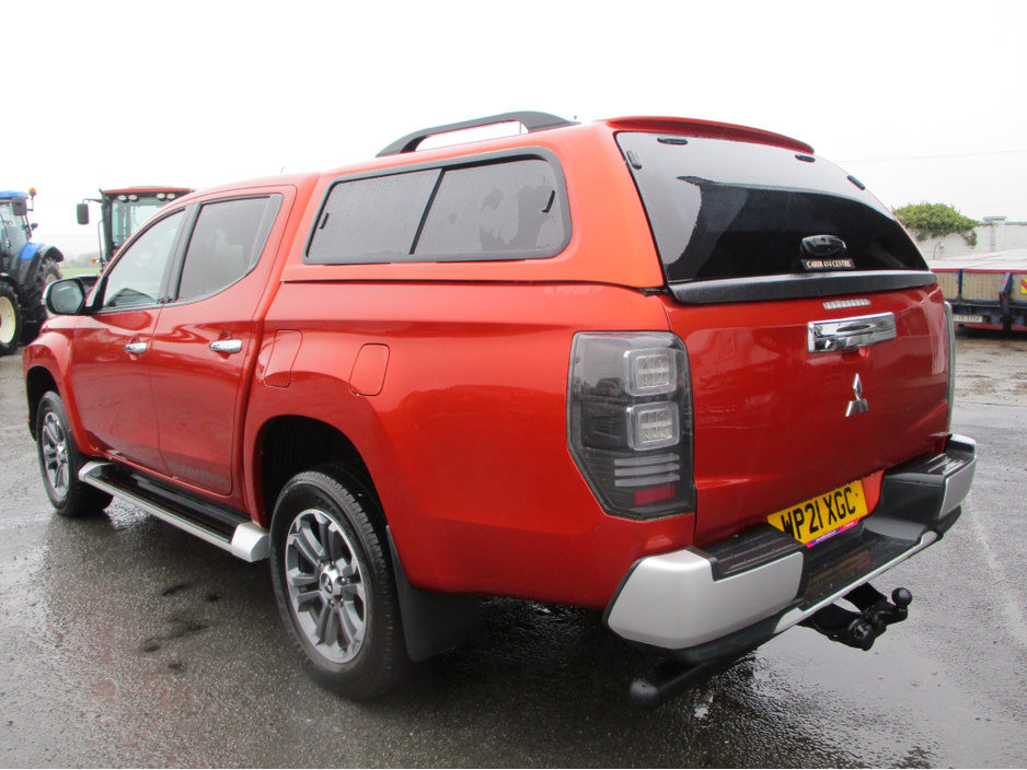 2021 Mitsubishi L200 2.3 DID BARBARIAN €26,829