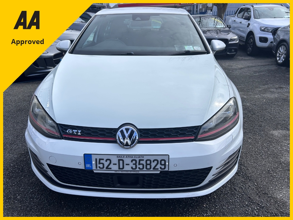 2015 Volkswagen Golf - image 8