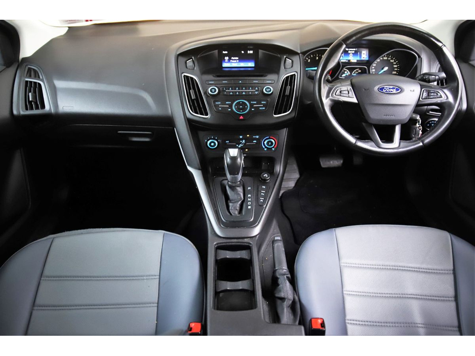 2016 Ford Focus - image 14