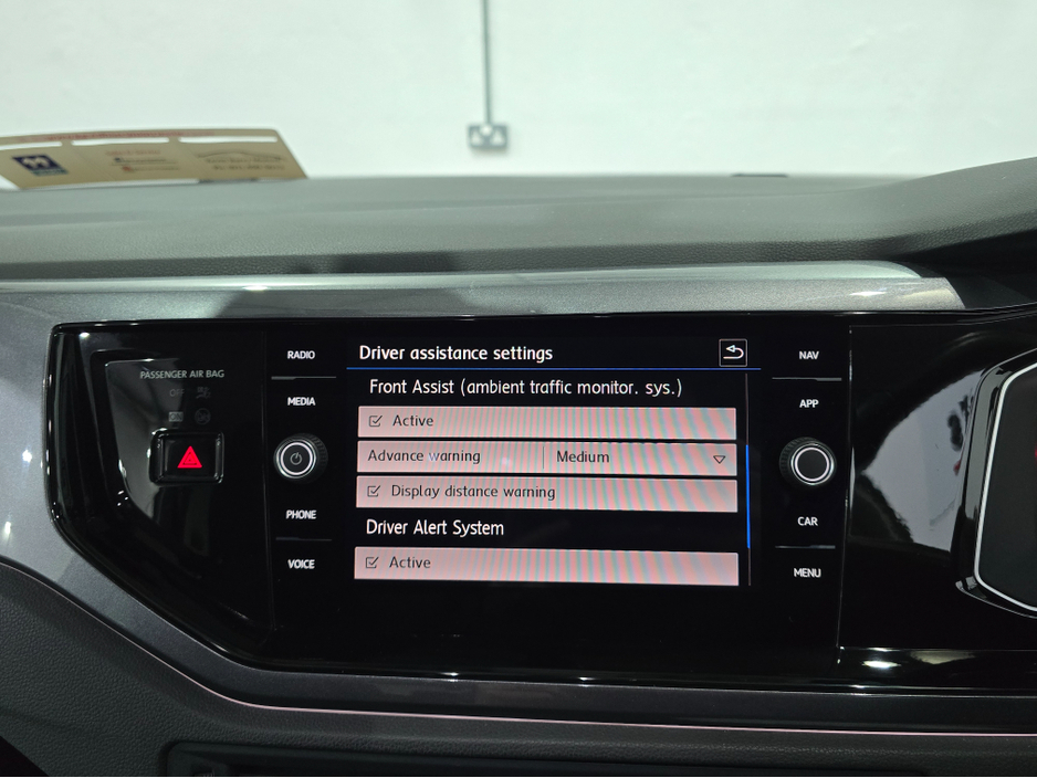 2020 Volkswagen Polo - image 20