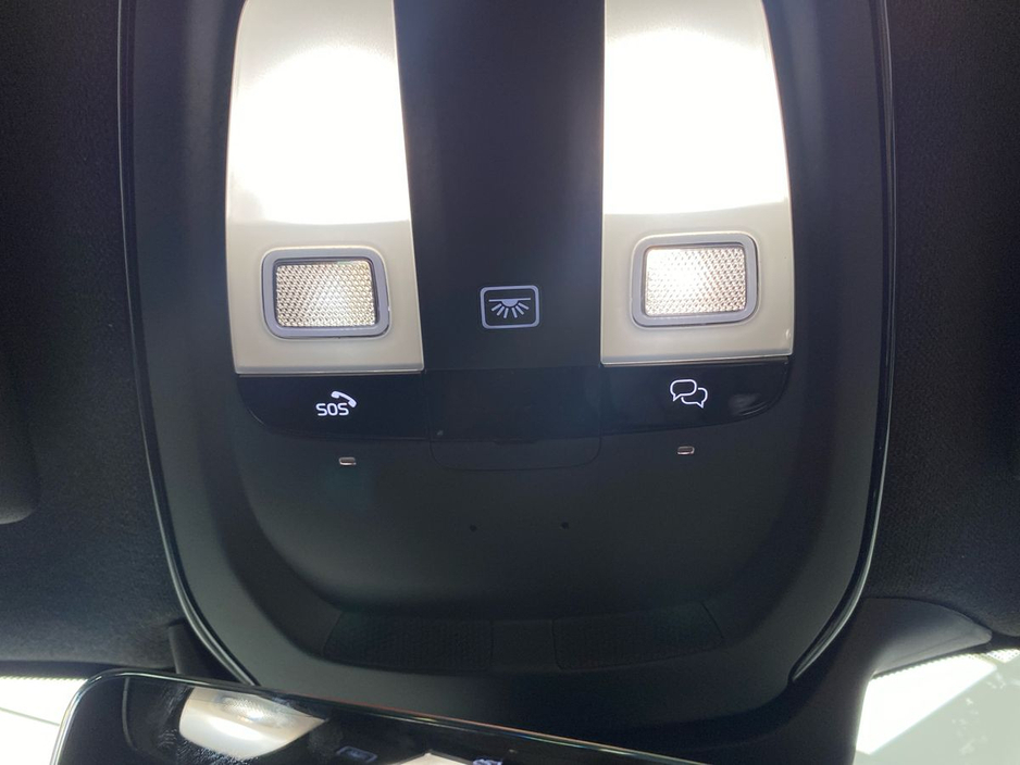 2026 Volvo EX40 - image 21