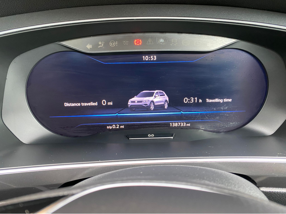 2018 Volkswagen Tiguan - image 10