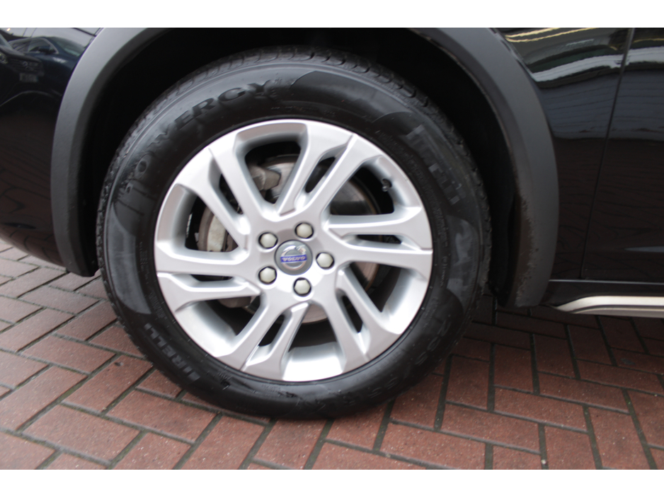 2016 Volvo V60 CROSS COUNTRY 2.0D4 180BHP  CROSS COUNTRY EDITION 5DR ESTATE AUTOMATIC // STUNNING CAR WITH ONLY 152, 000 KMS // BUY WITH CONFIDENCE AA AND SIMI APPROVED DEALER 2025 // FINANCE ARRANGED // ALL TRADE INS WELCOME // €15,950